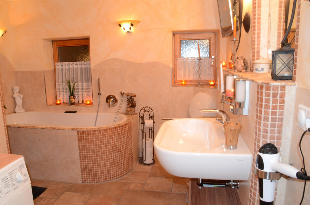 Suite Sinja Erlebnisferienwohnung Hausham Camera foto